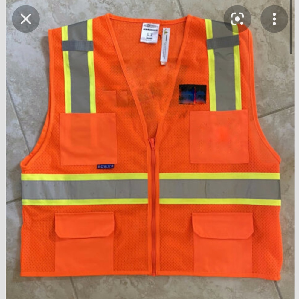 NWT high visibility workwear vest